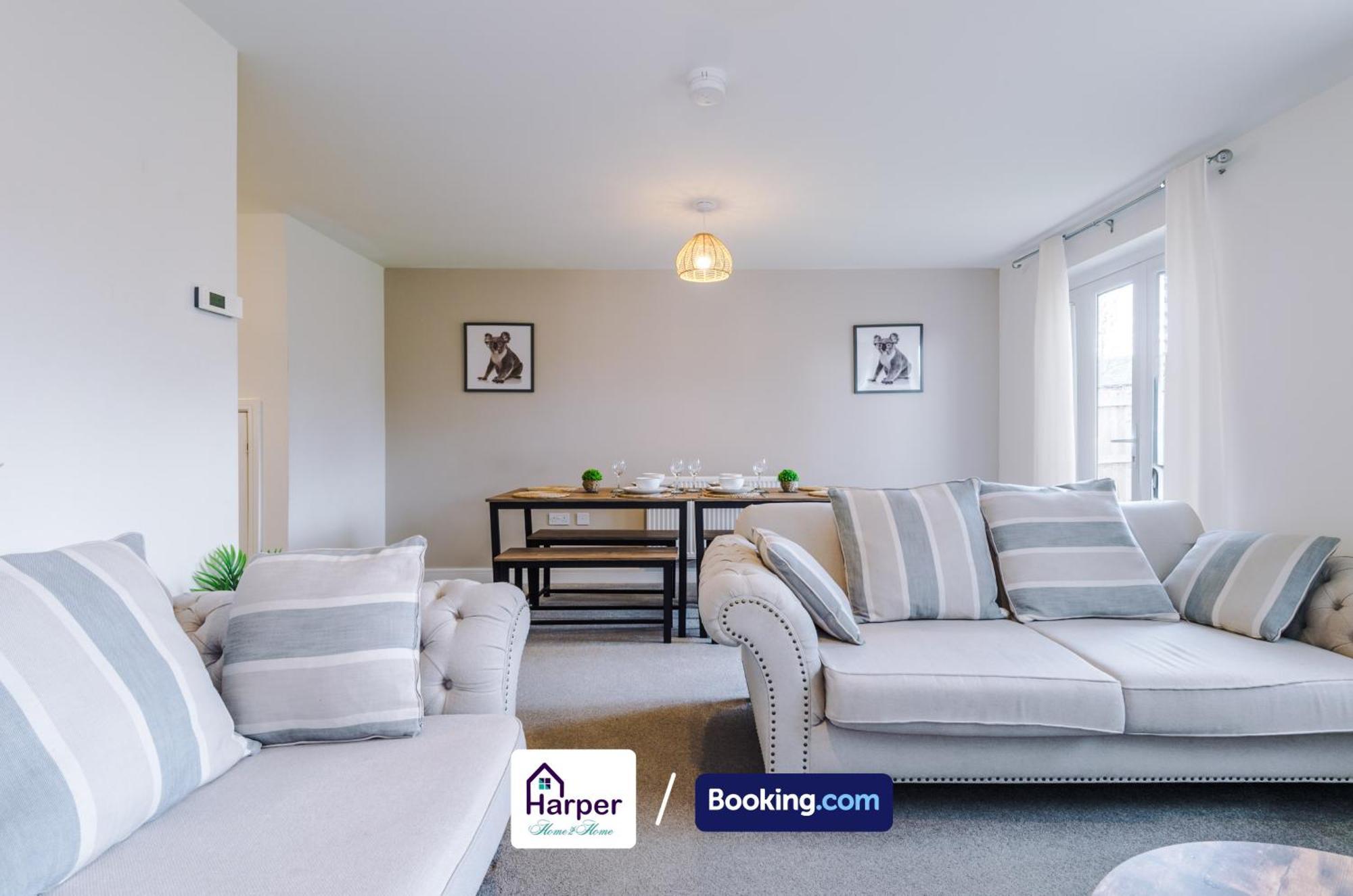 Prime Location 3 Storey By Harperletting Short Lets & Serviced Accommodation Chester With Driveway Long Or Short Stays Hough Green Zewnętrze zdjęcie